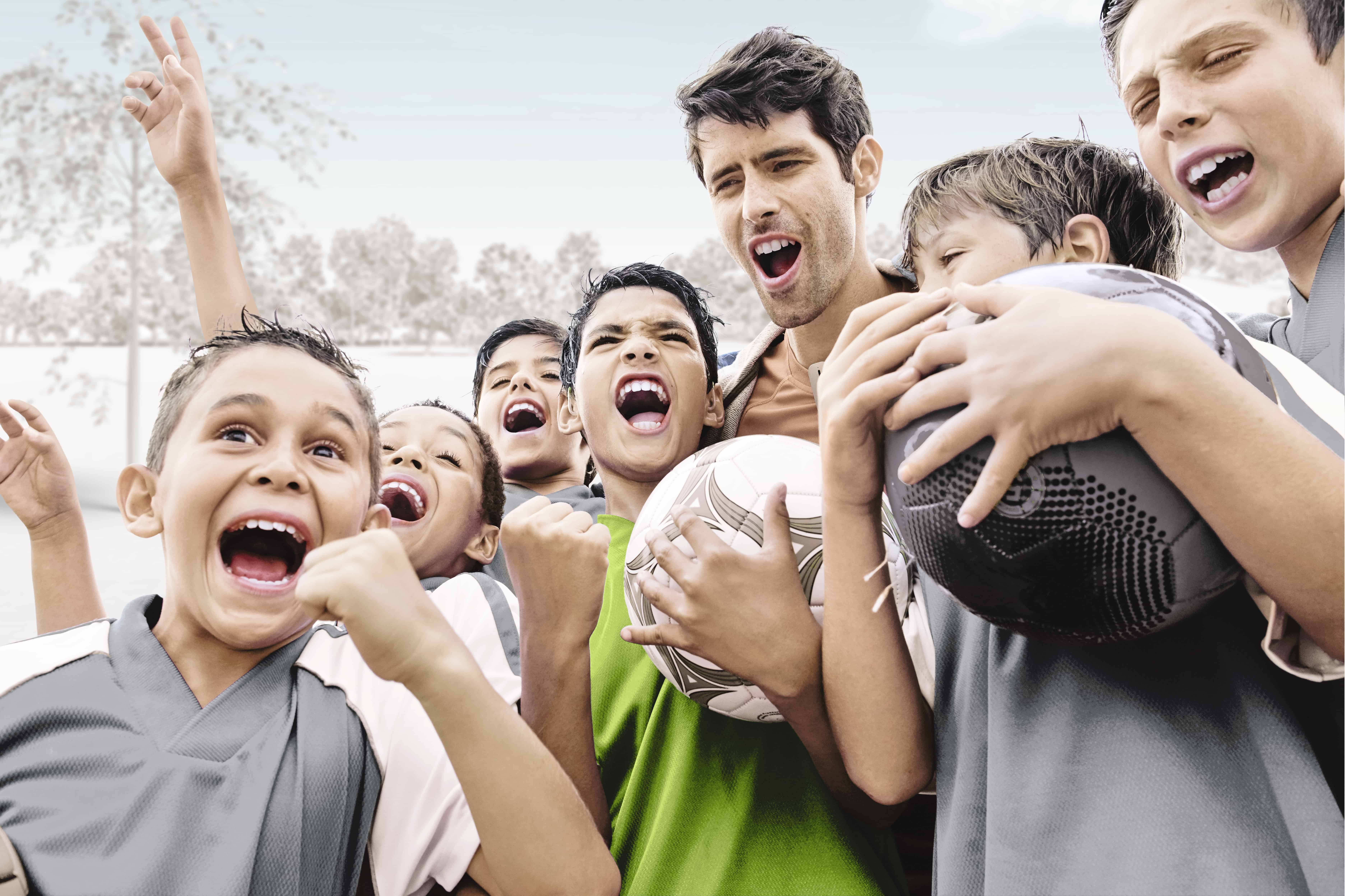 Kid's Soccer Team Celebrating / équipe de foot enfant célèbre